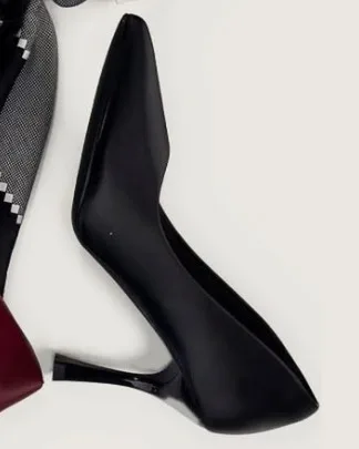 Black Pointed Pump